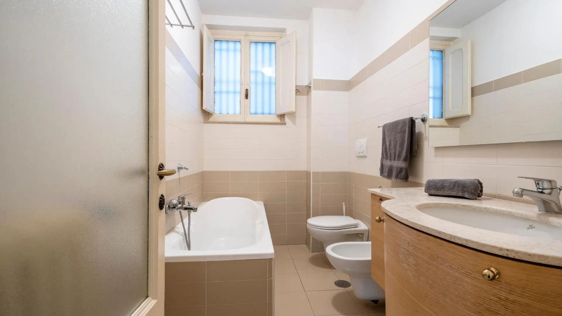 Zaum House, Quartiere Umbertino. 120 Mq Apartment Bari 0*,  Italy